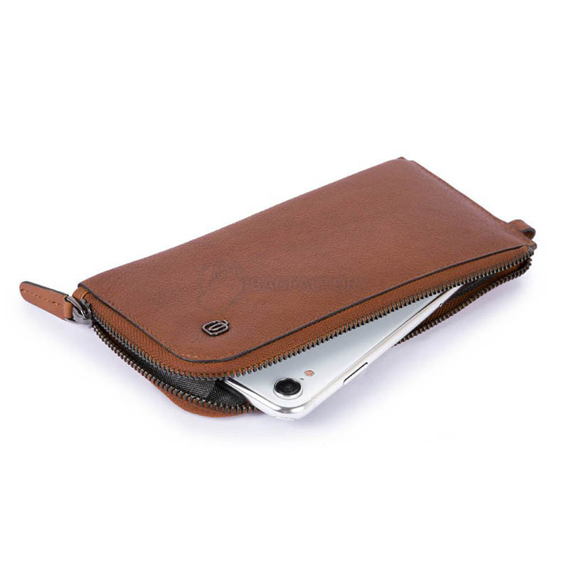 Клатч Piquadro Black Square Tobacco з відділ. д/смартфону з RFID захистом (PP4766B3R_CU)