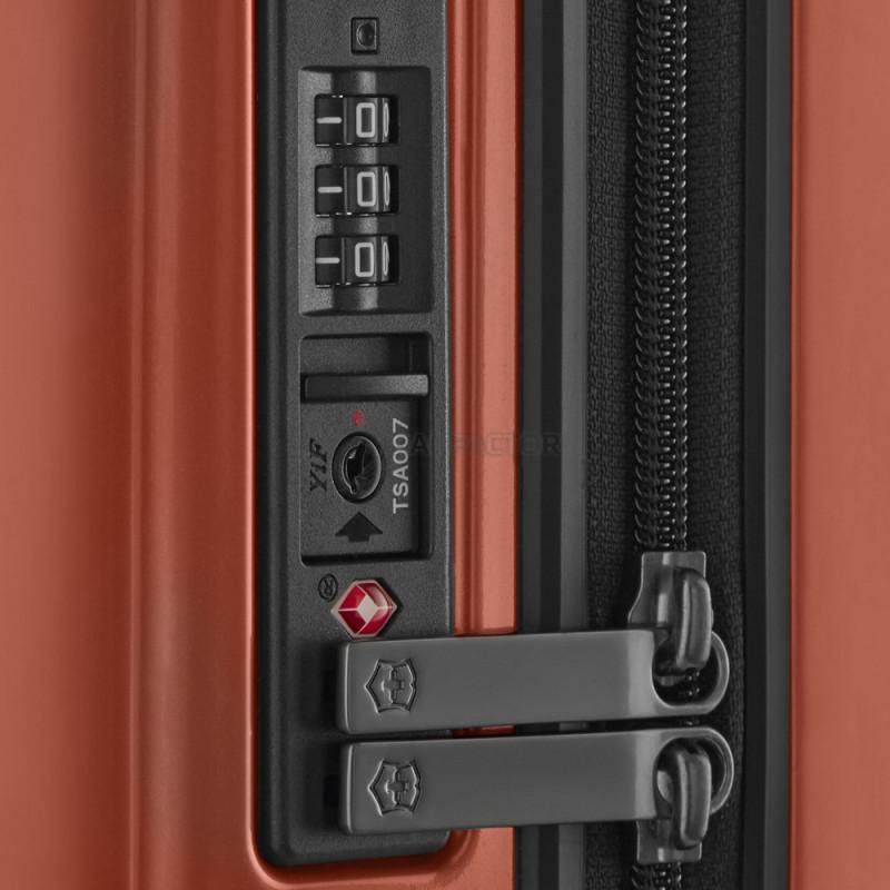 Валіза на 4 колесах Victorinox Travel Airox Orange S 33л (Vt610920)