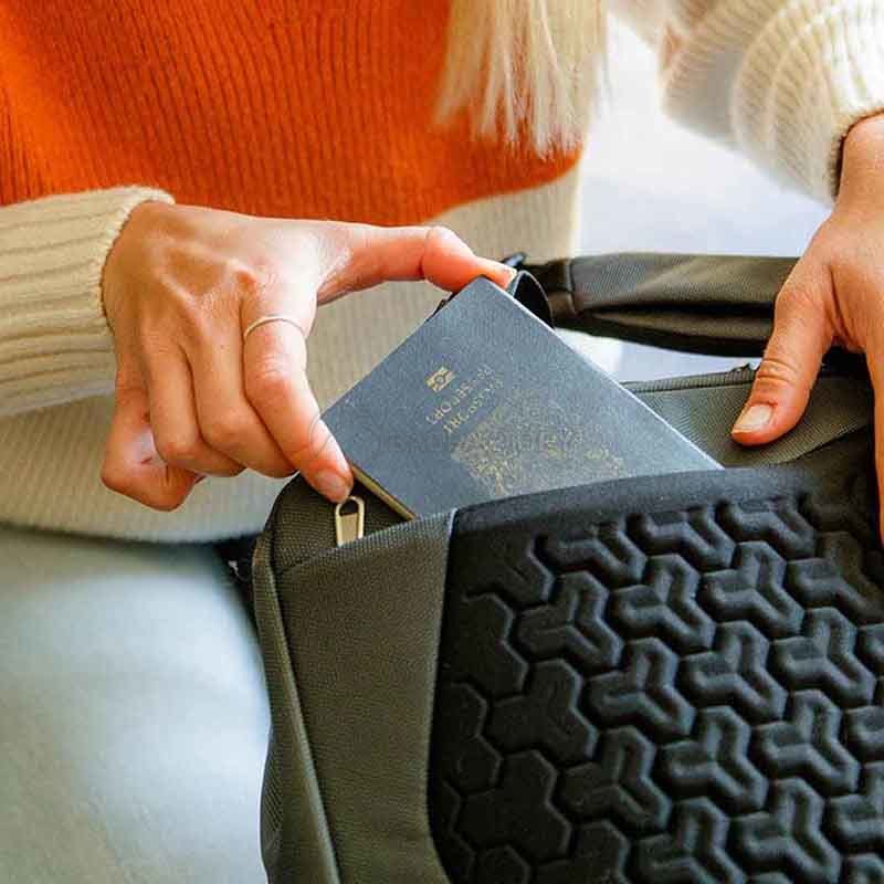 Міський рюкзак Lowe Alpine Halo 25 Graphite (LA FDP - 87 - GR - 25)