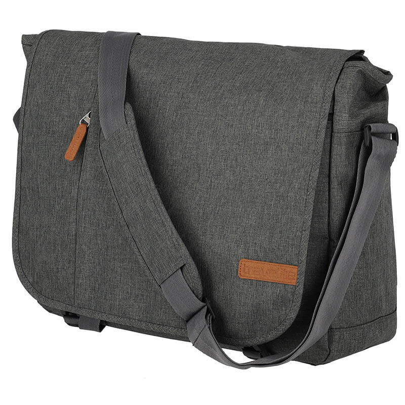 Чоловіча сумка Travelite Basics Messenger Anthracite з відділ. д/ноутбука 15