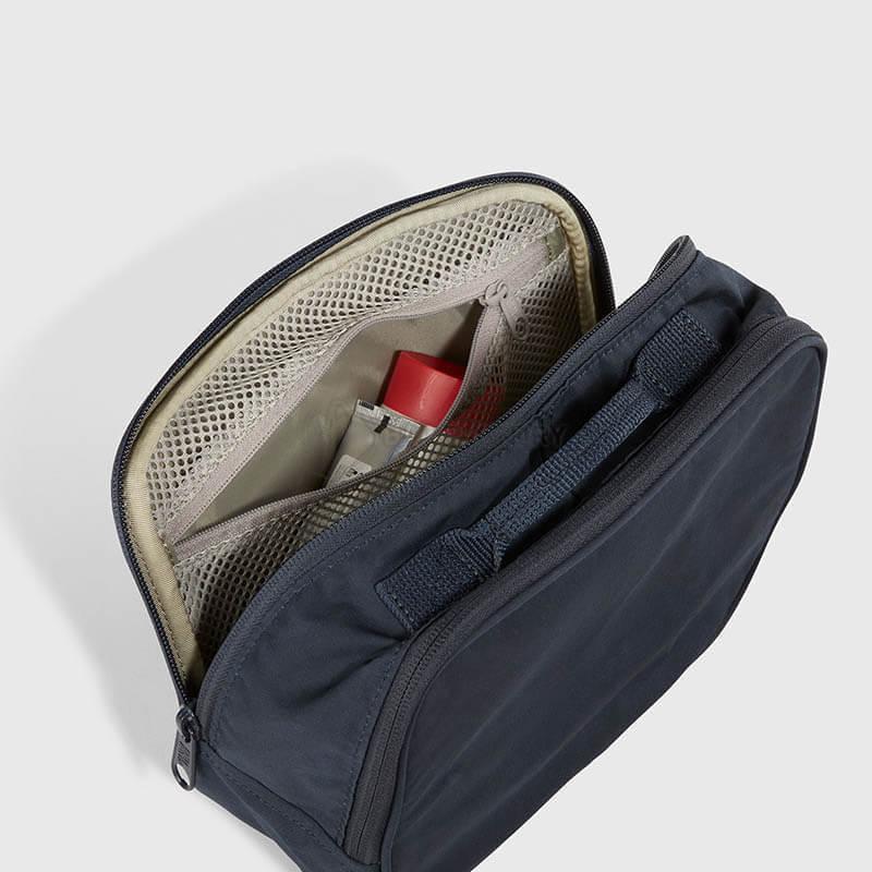 Косметичка Fjallraven Kanken Toiletry Bag True Red (23784-334)