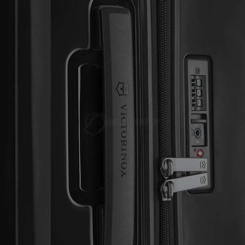 Валіза на 4 колесах Victorinox Travel Airox Black L 98л (Vt612509)
