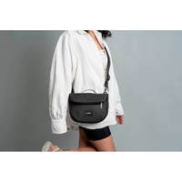 Жіноча сумка антизлодій Pacsafe GO Saddle Crossbody 6 ст. захисту 7 л Чорний (35140130)
