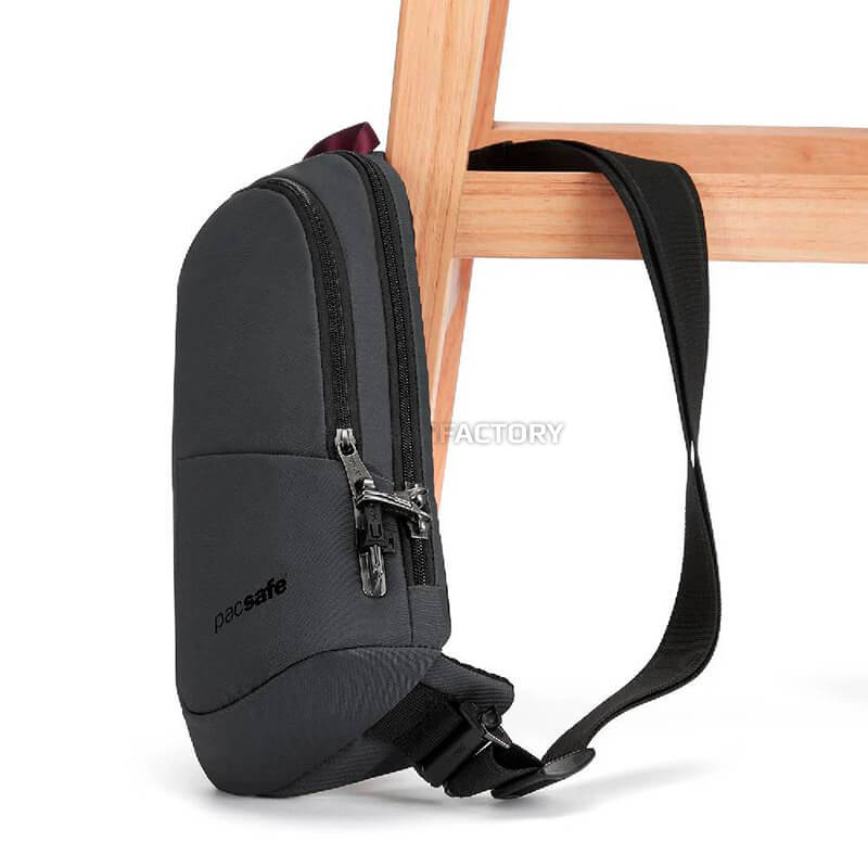 Чоловіча сумка через плече антизлодій Pacsafe Vibe 150 Sling Pack 2.5л Графітовий/Чорний (60161144)