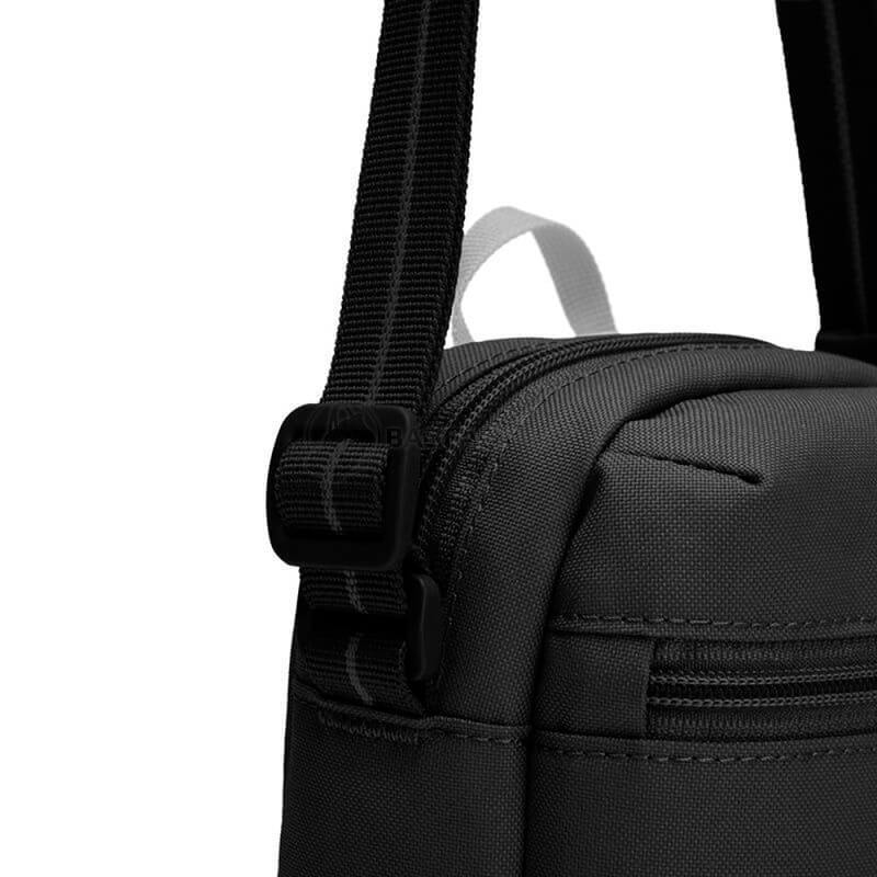 Жіноча сумка антизлодій Pacsafe GO Micro Crossbody 4 ст. захисту 1.5л Чорний (35130130)