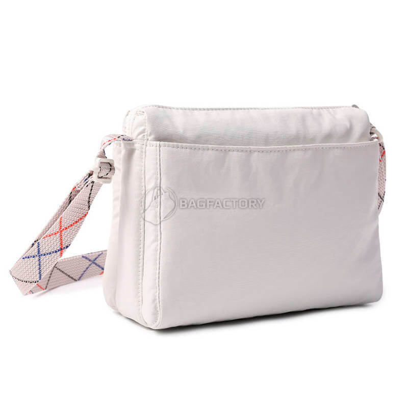 Жіноча сумка через плече Hedgren Inner City Eye 3.5 л Creased Vaporous Grey (HIC176/865-09)