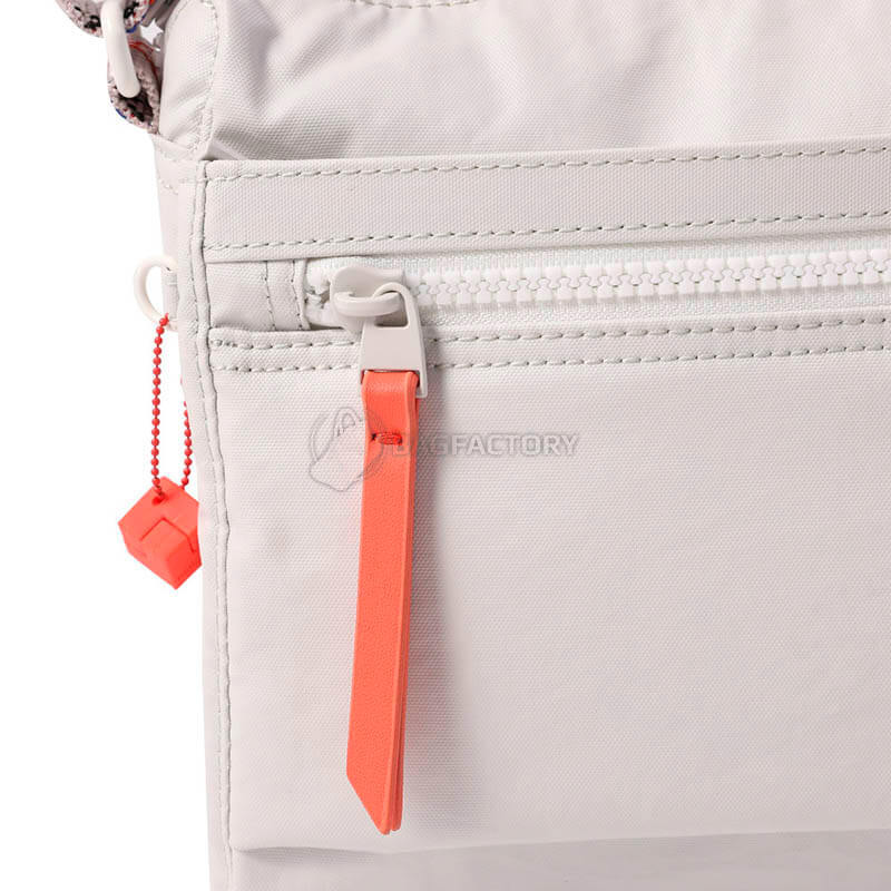 Жіноча сумка через плече Hedgren Inner City Eye 3.5 л Creased Vaporous Grey (HIC176/865-09)