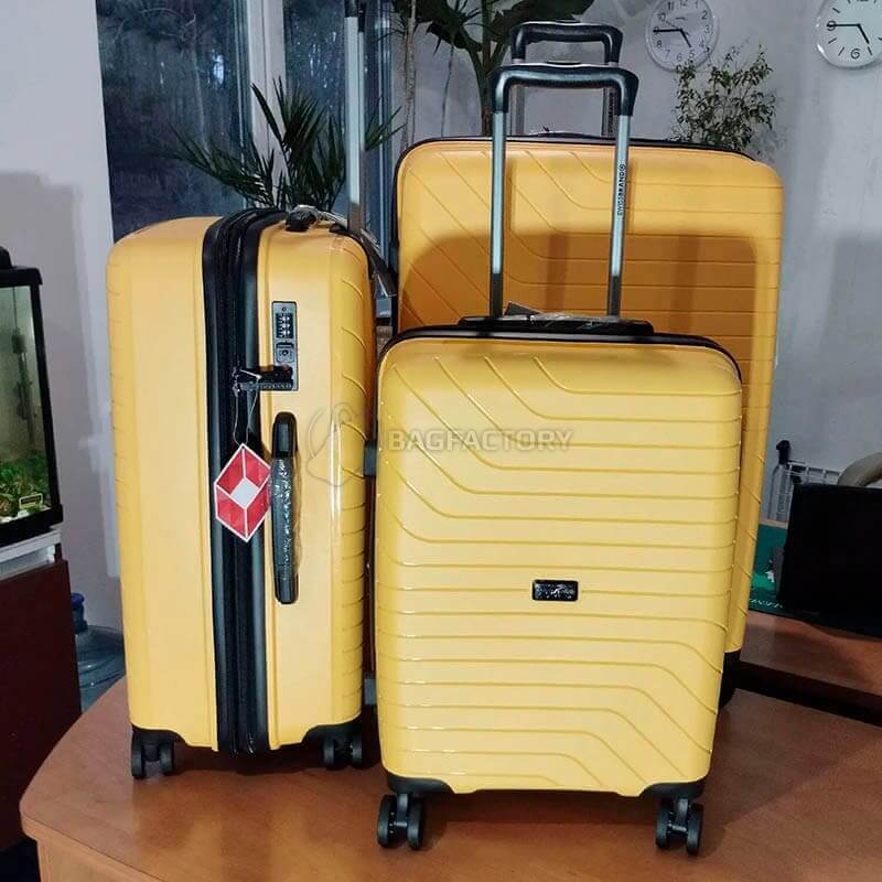 Валіза на 4-х колесах Swissbrand Eden S 43/49л Yellow (DAS302506)