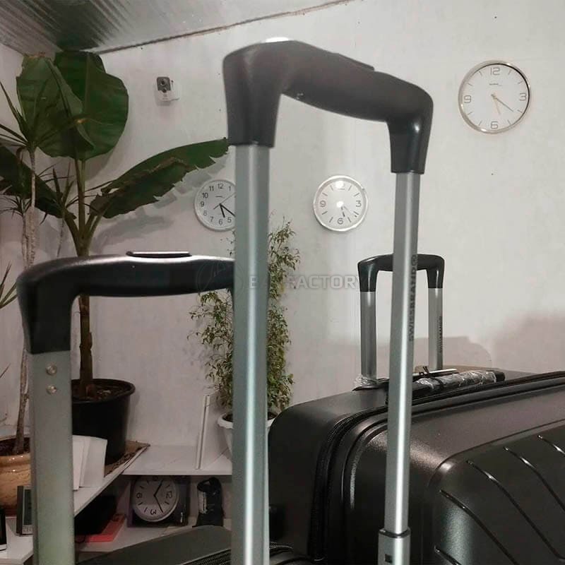 Валіза на 4-х колесах Swissbrand Eden L 115/132л Black (DAS302505)