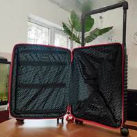 Валіза на 4-х колесах Swissbrand Nara S 43/49л Black/Red (DAS302539)