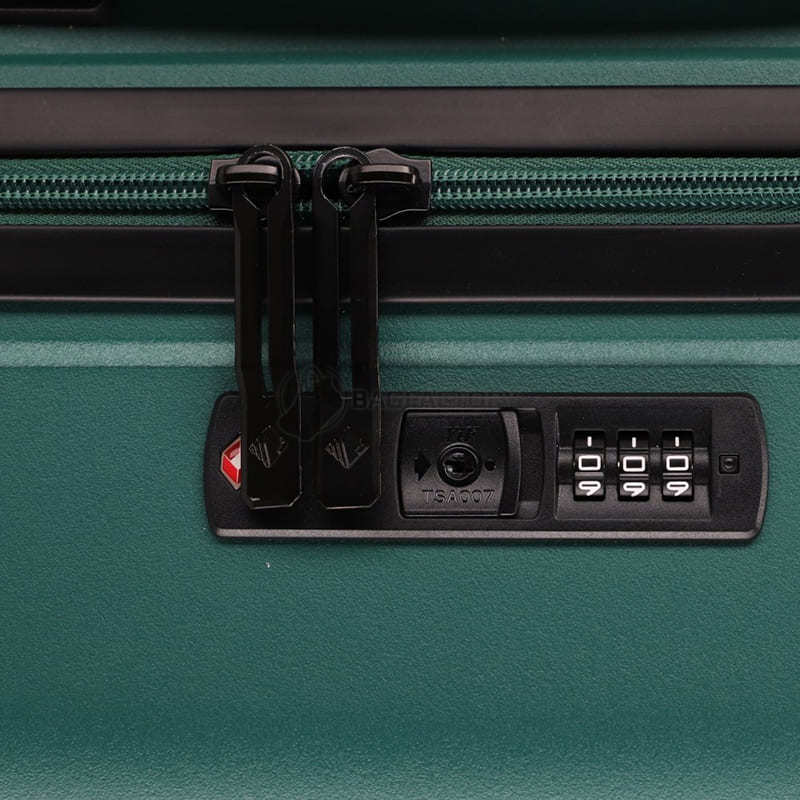 Валіза на 4 колесах Travelite Trient M 67л Green (TL076548-80)