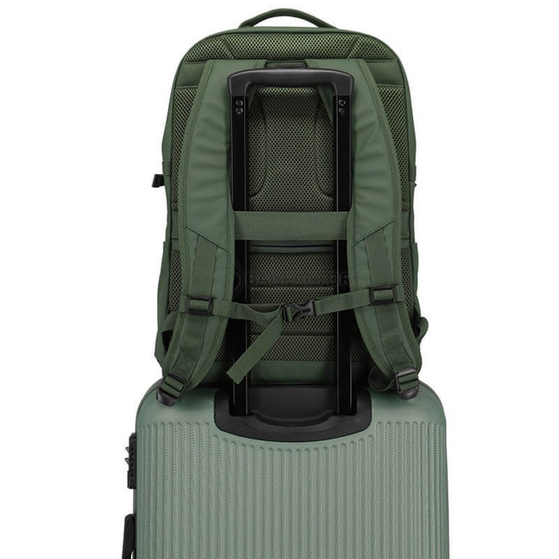 Міський рюкзак Travelite Basics Olive Green для ноутбука 15.6