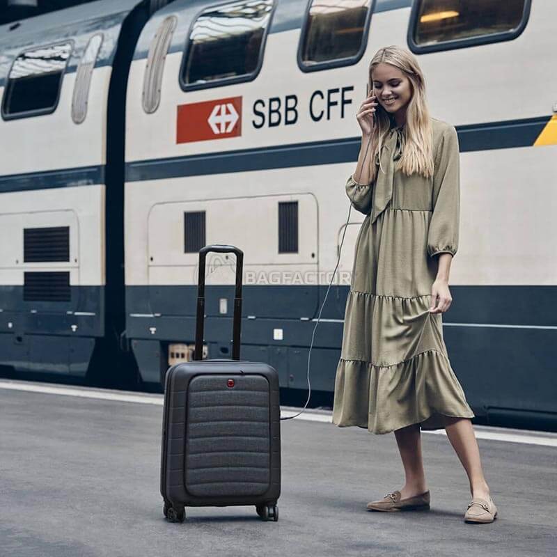 Валіза Wenger Syght Black-Heather Grey S з відділенням для ноутбука 14