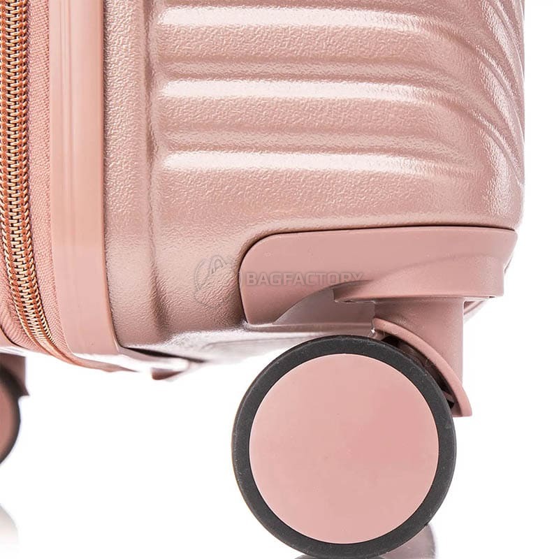 Валіза Semi Line 24