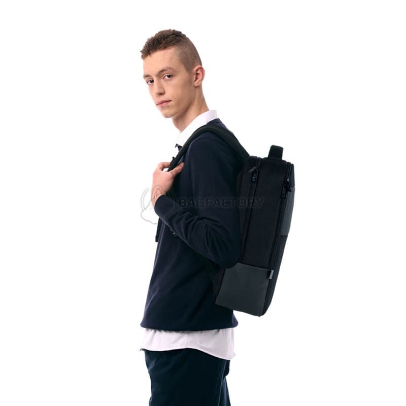 Міський рюкзак GoPack Education Teens 153 чорний 17л (GO25-153L)