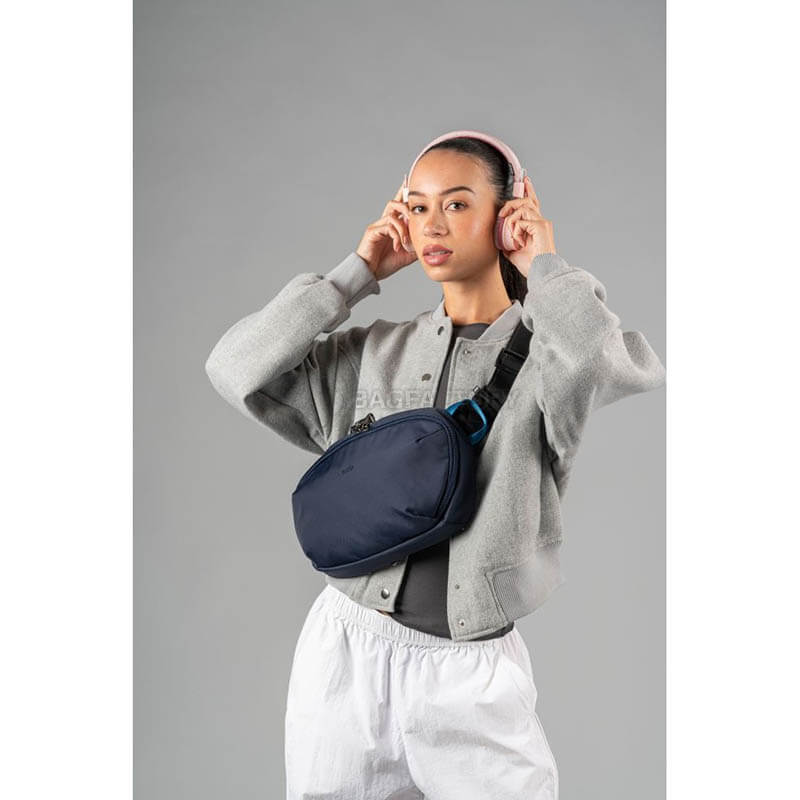 Сумка слінг антизлодій Pacsafe Metrosafe X Urban Sling 5л темно-синій (30615658)