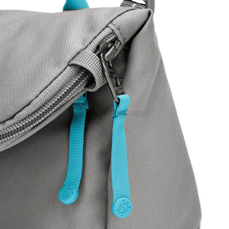 Жіноча сумка антизлодій Pacsafe GO Saddle Crossbody 6 ст. захисту 7 л сірий (35140146)