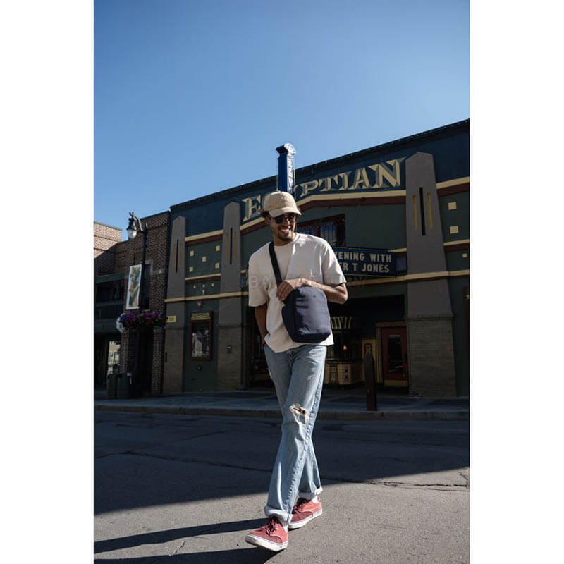 Сумка через плече антизлодій Pacsafe V Tour Crossbody 5 ст. захисту 7л темно-синій (61110658)