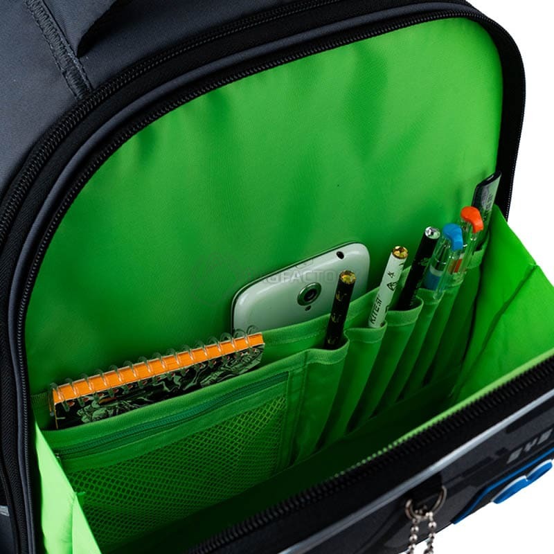 Шкільний напівкаркасний рюкзак GoPack Education 165M Warrior 15л (GO25-165M-6)