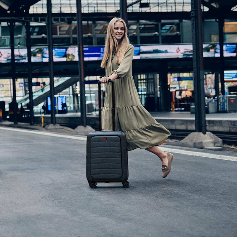 Валіза на 4-х колесах Wenger Syntry з відд. для ноутбука 14