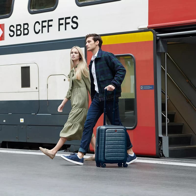 Валіза на 4-х колесах Wenger Syntry з відд. для ноутбука 14