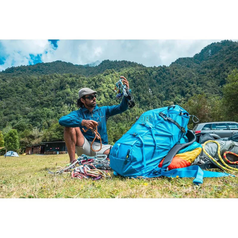 Туристичний рюкзак Osprey Mutant 52 blue flame M/L (009.4106)